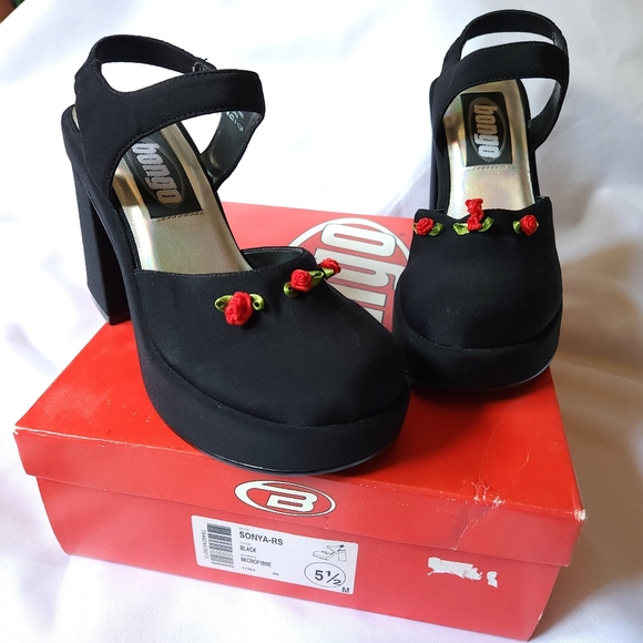BONGO Shoes - Vintage Bongo Sonya Women's 5.5M Platform Mary Jane Sandals Heels Roses 90's Y2K